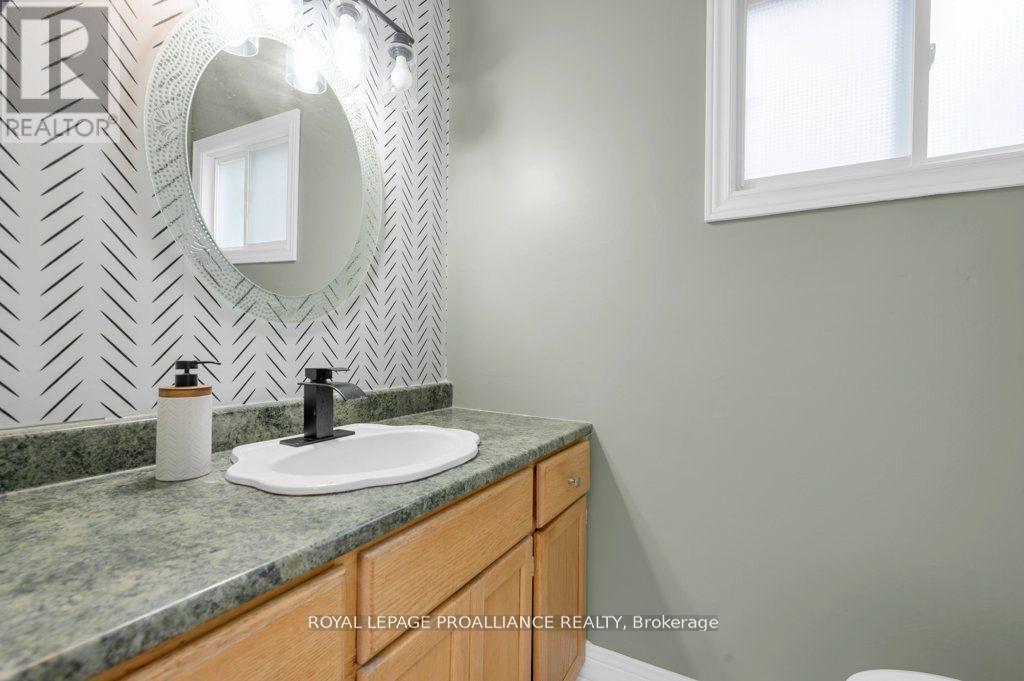 306 Bleecker Avenue, Belleville, Ontario  K8N 3V4 - Photo 19 - X12399442