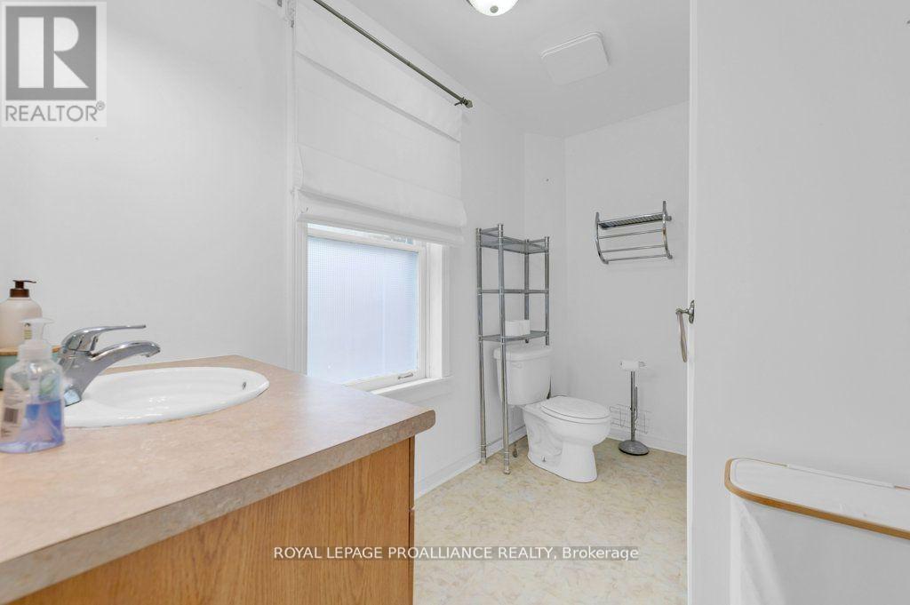 306 Bleecker Avenue, Belleville, Ontario  K8N 3V4 - Photo 24 - X12399442