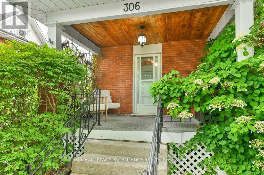306 Bleecker Avenue, Belleville, Ontario  K8N 3V4 - Photo 5 - X12399442