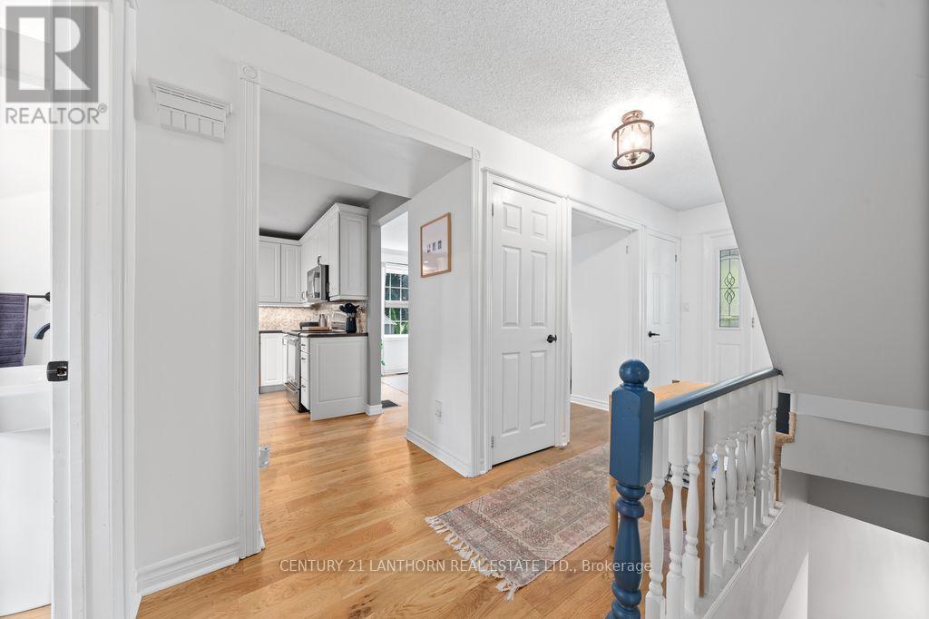18 Queen Street, Prince Edward County, Ontario  K0K 2T0 - Photo 10 - X12400202