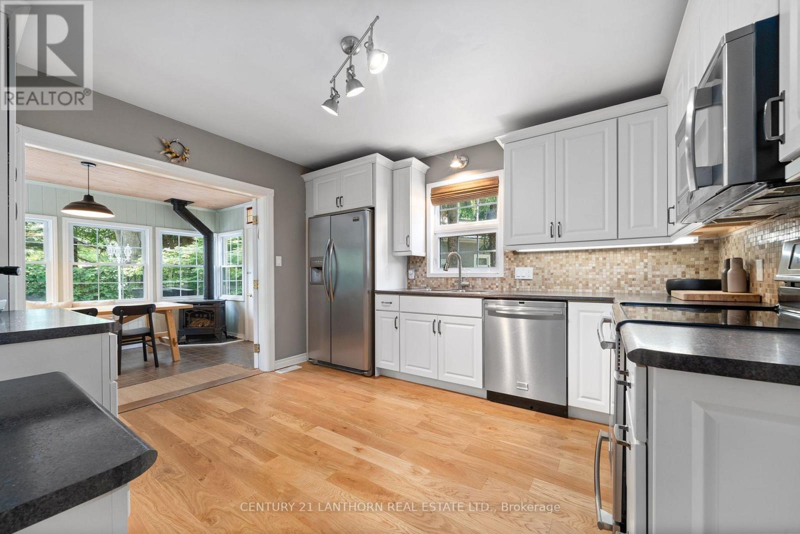 18 Queen Street, Prince Edward County, Ontario  K0K 2T0 - Photo 11 - X12400202