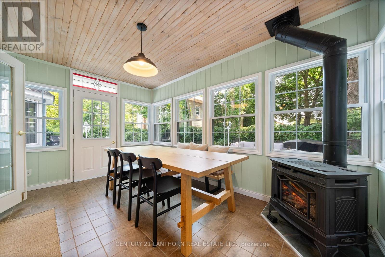18 Queen Street, Prince Edward County, Ontario  K0K 2T0 - Photo 16 - X12400202