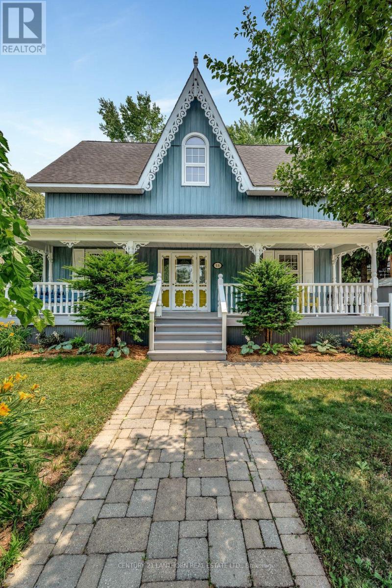 18 Queen Street, Prince Edward County, Ontario  K0K 2T0 - Photo 3 - X12400202