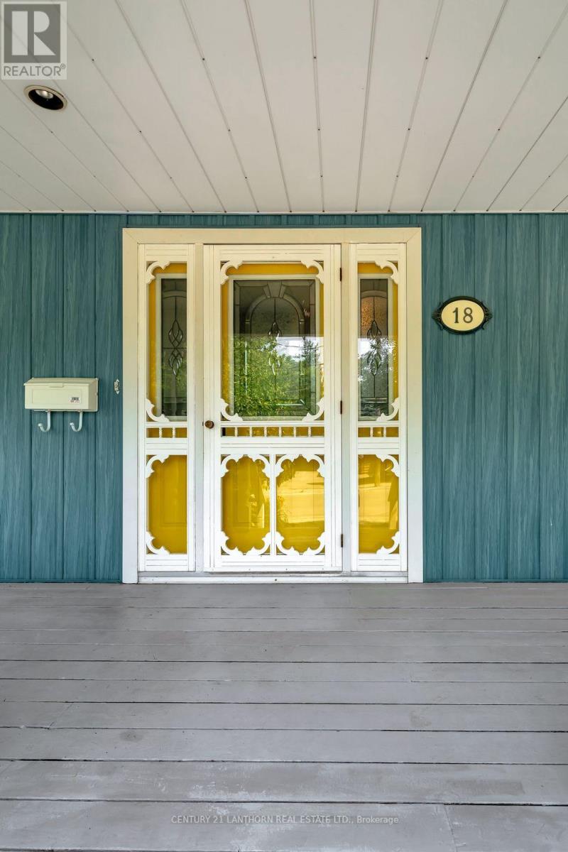 18 Queen Street, Prince Edward County, Ontario  K0K 2T0 - Photo 4 - X12400202