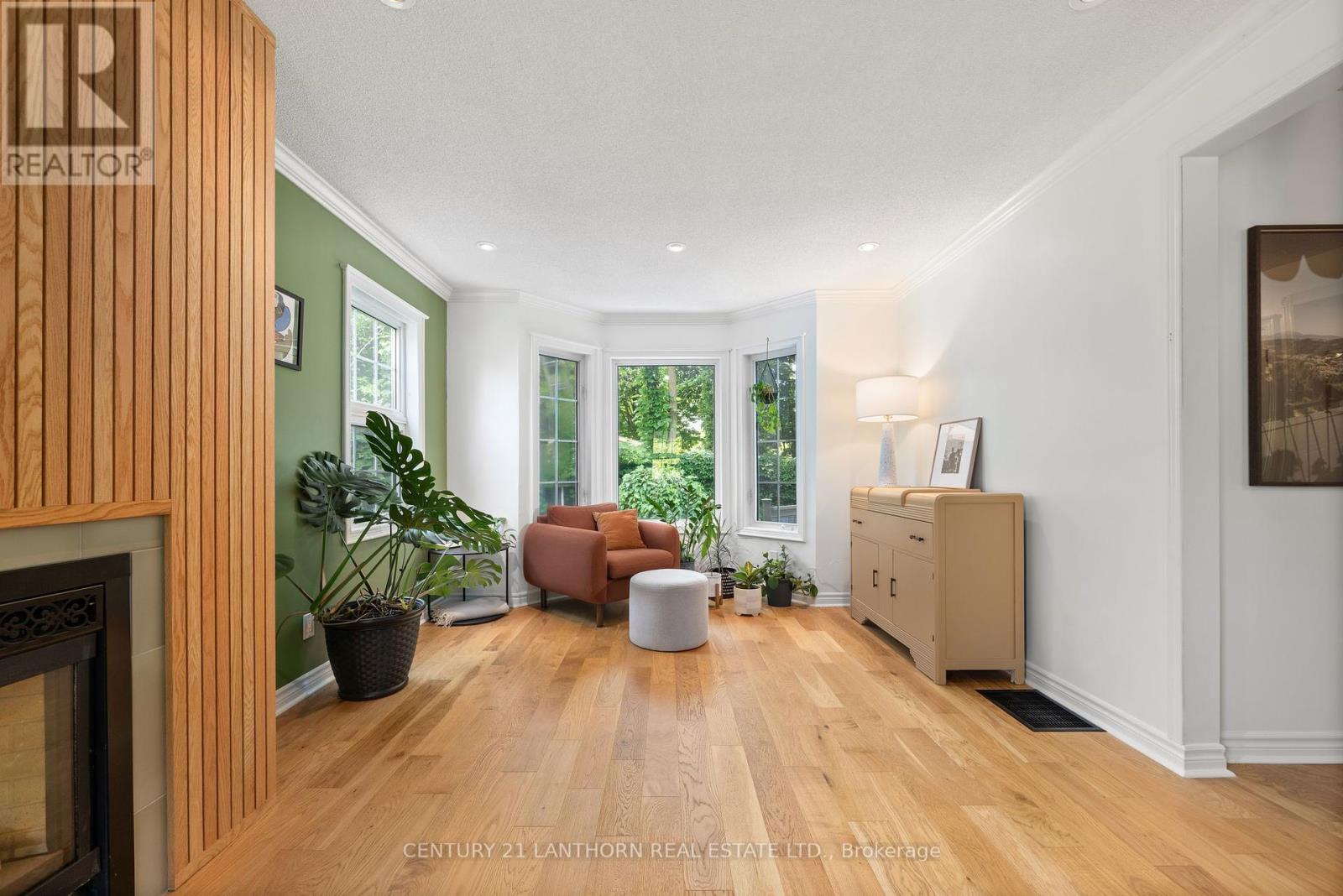 18 Queen Street, Prince Edward County, Ontario  K0K 2T0 - Photo 6 - X12400202