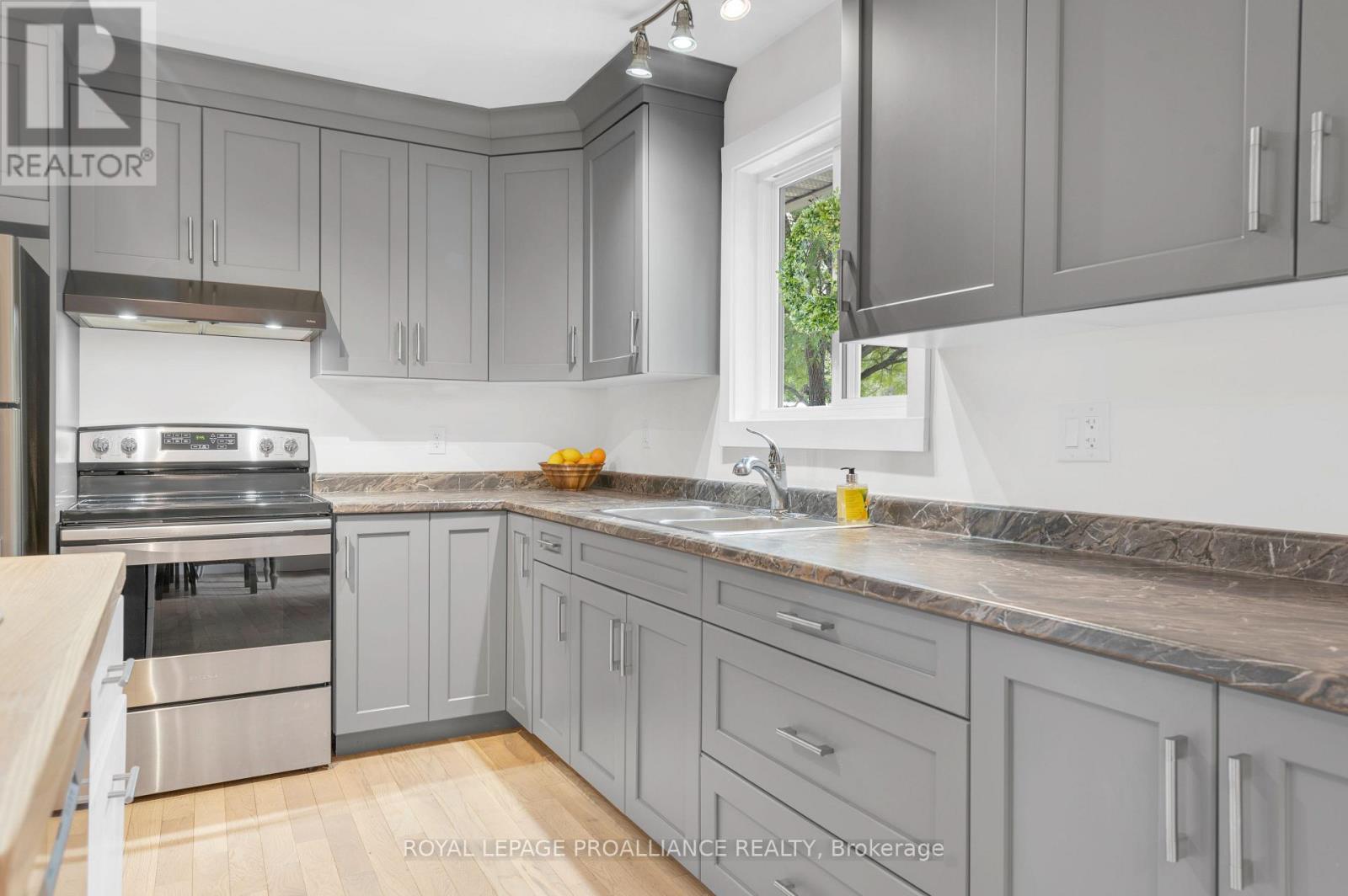 538 Metcalf Street, Tweed, Ontario  K0K 3J0 - Photo 14 - X12400252