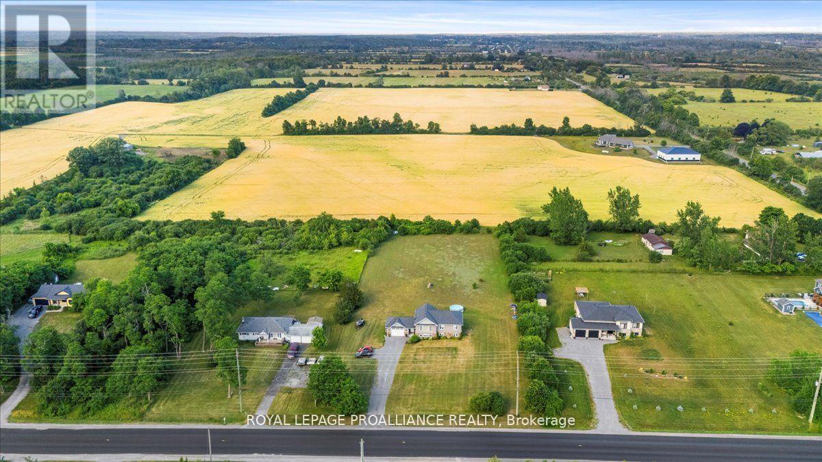 20846 Loyalist Parkway, Prince Edward County, Ontario  K0K 1T0 - Photo 42 - X12400343