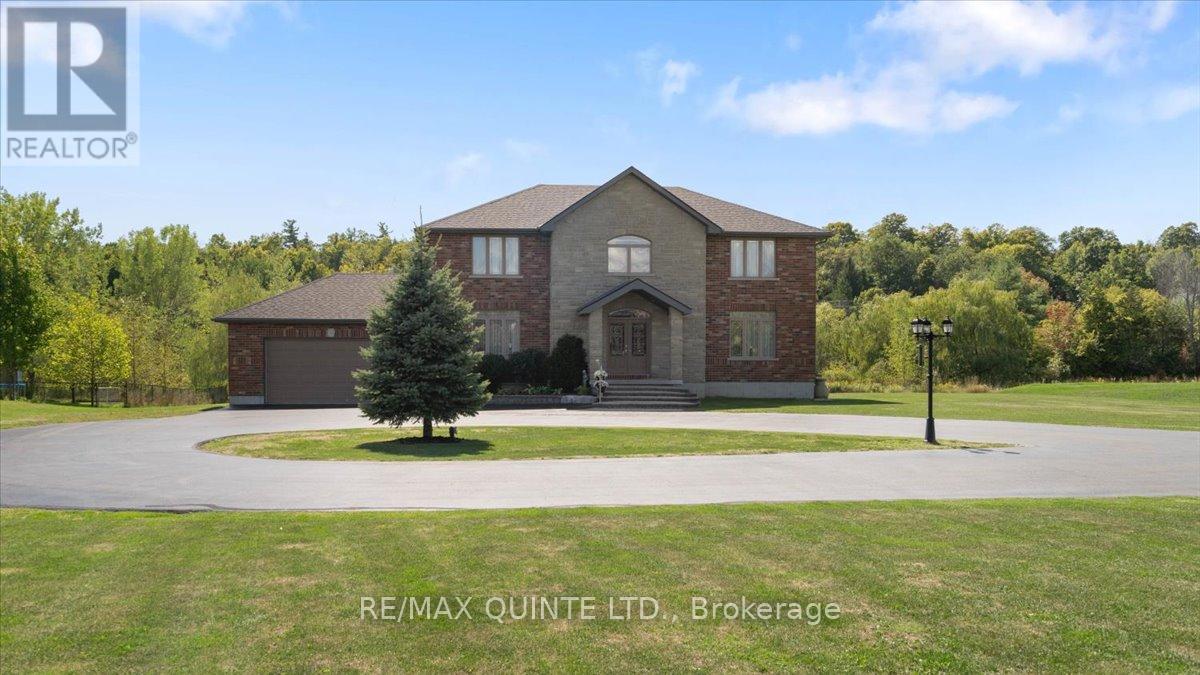 39 DEERFIELD COURT, Prince Edward County, Ontario