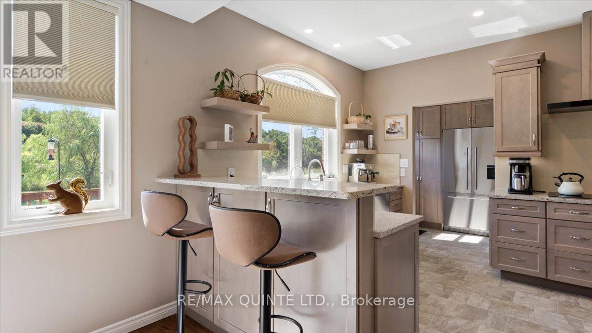 39 Deerfield Court, Prince Edward County, Ontario  K8N 4Z1 - Photo 15 - X12400492