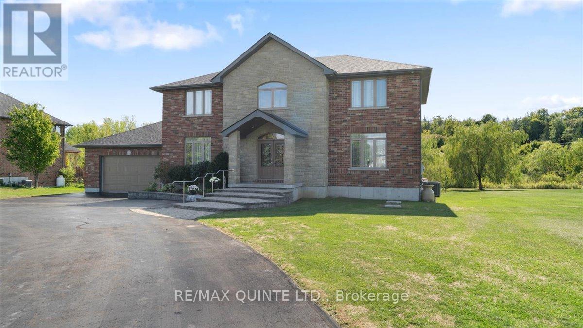 39 Deerfield Court, Prince Edward County, Ontario  K8N 4Z1 - Photo 2 - X12400492