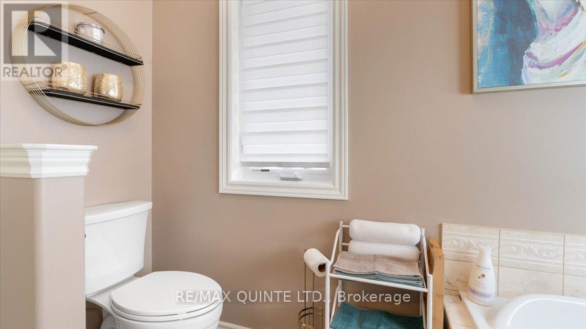39 Deerfield Court, Prince Edward County, Ontario  K8N 4Z1 - Photo 28 - X12400492