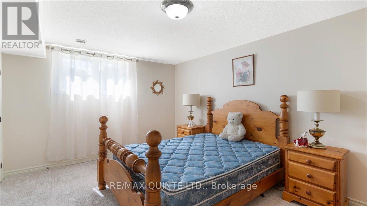 39 Deerfield Court, Prince Edward County, Ontario  K8N 4Z1 - Photo 37 - X12400492