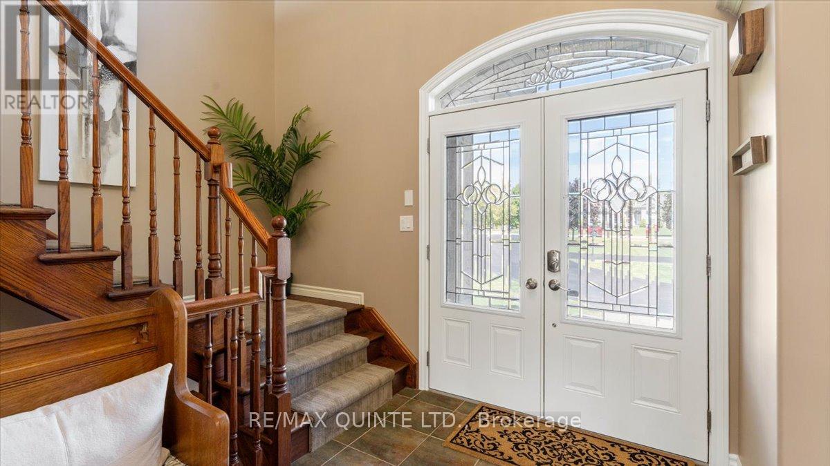39 Deerfield Court, Prince Edward County, Ontario  K8N 4Z1 - Photo 4 - X12400492