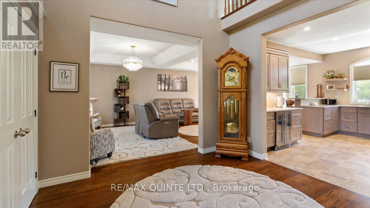 39 Deerfield Court, Prince Edward County, Ontario  K8N 4Z1 - Photo 6 - X12400492