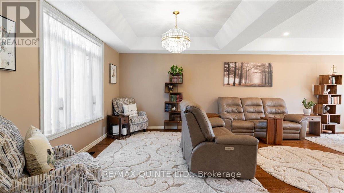 39 Deerfield Court, Prince Edward County, Ontario  K8N 4Z1 - Photo 7 - X12400492