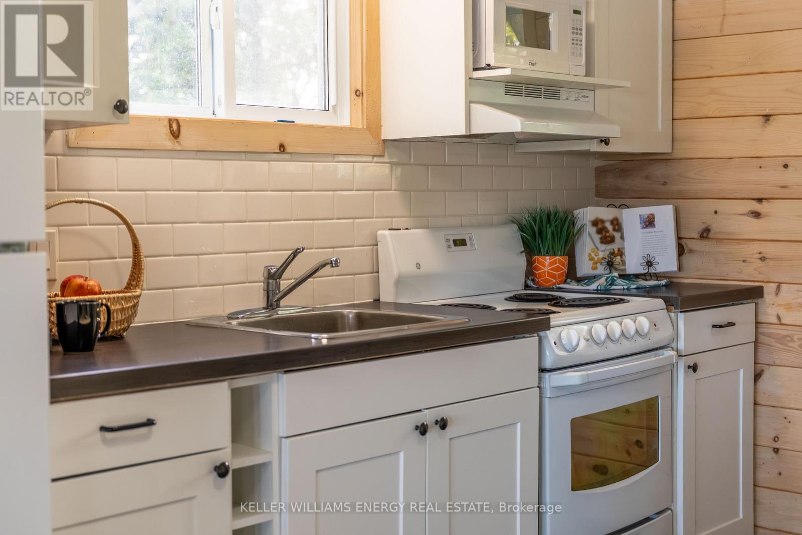 2657 County Road 13, Prince Edward County, Ontario  K0K 2T0 - Photo 16 - X12400938