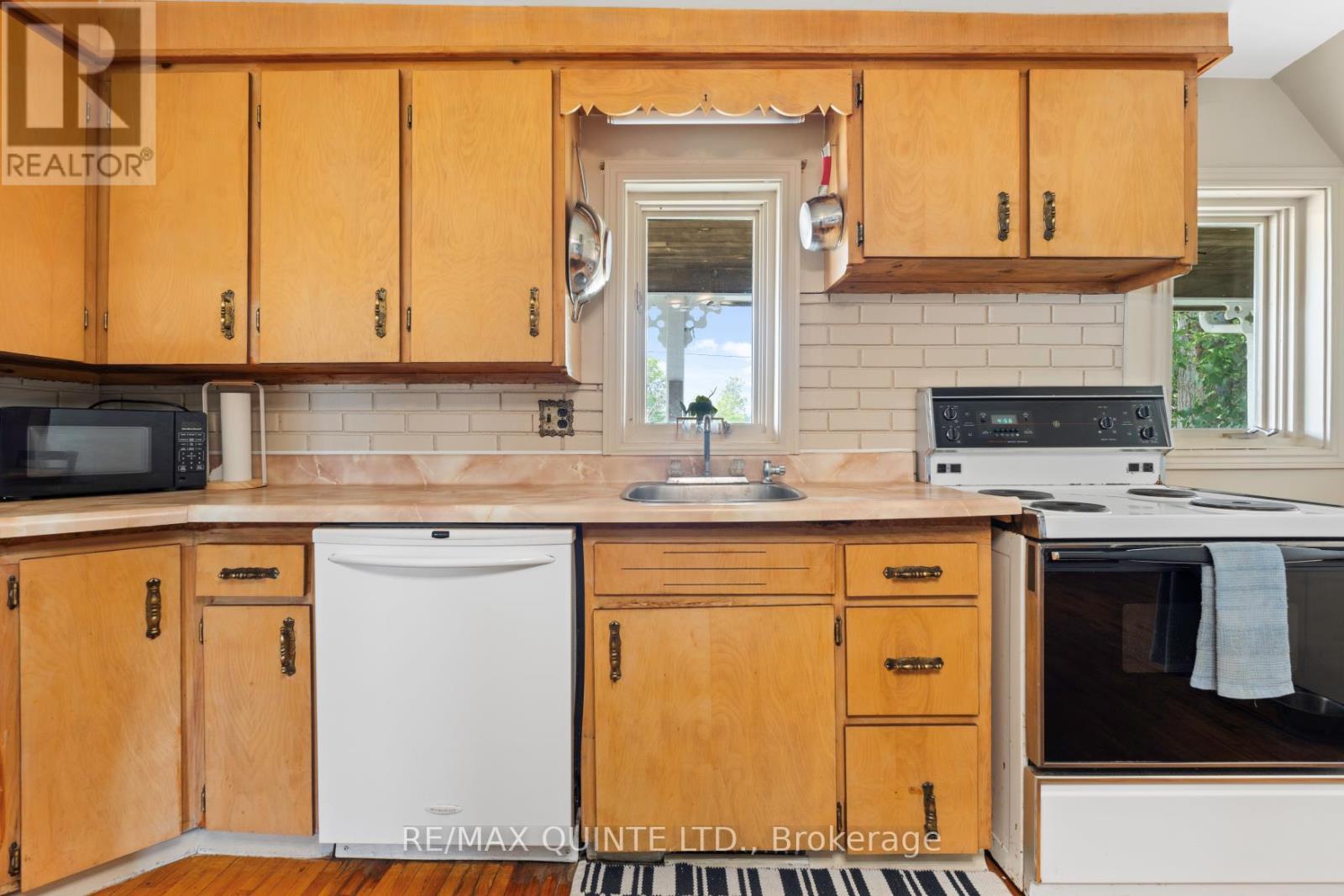 166 Pigden Road, Madoc, Ontario  K0K 2K0 - Photo 10 - X12401827