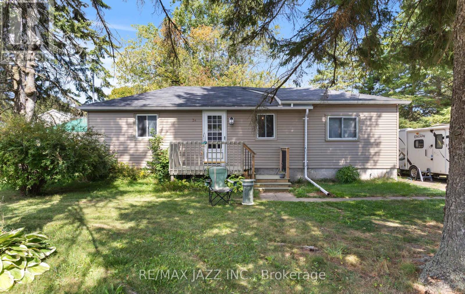 34 FAWCETTE AVENUE E, Prince Edward County, Ontario