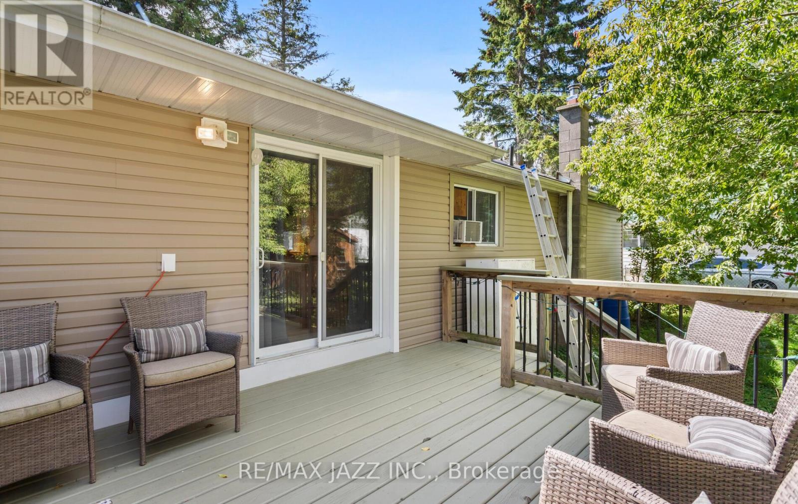 34 Fawcette Avenue E, Prince Edward County, Ontario  K0K 2T0 - Photo 14 - X12402139