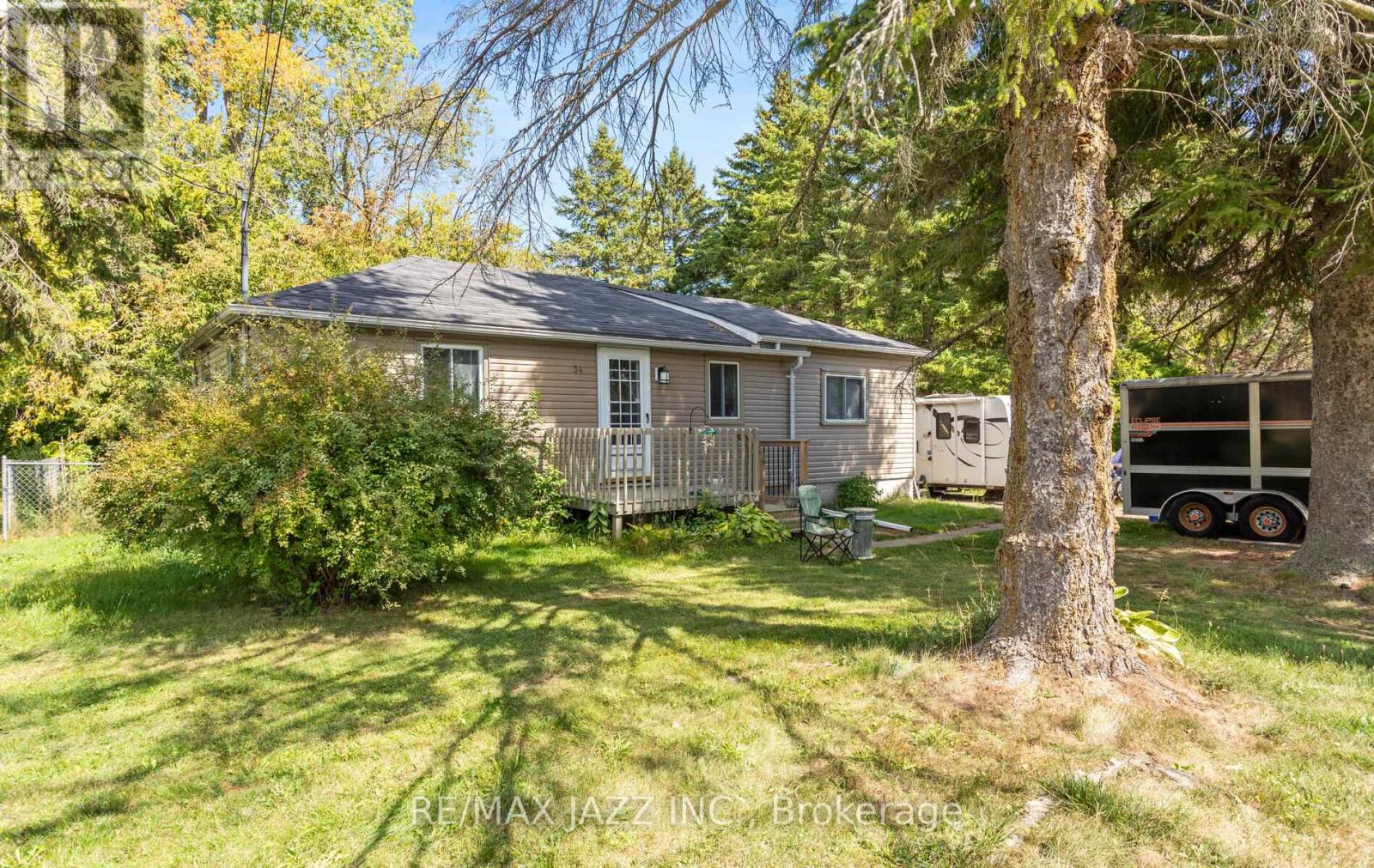 34 Fawcette Avenue E, Prince Edward County, Ontario  K0K 2T0 - Photo 2 - X12402139