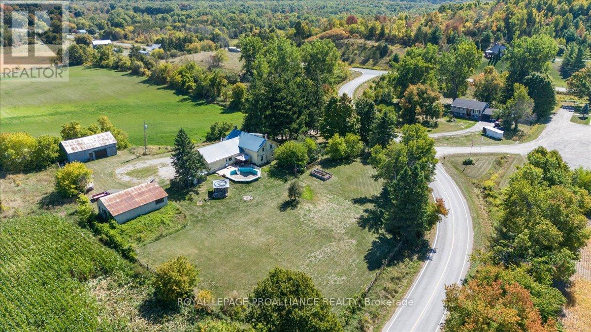 22 CARSON ROAD, Centre Hastings, Ontario
