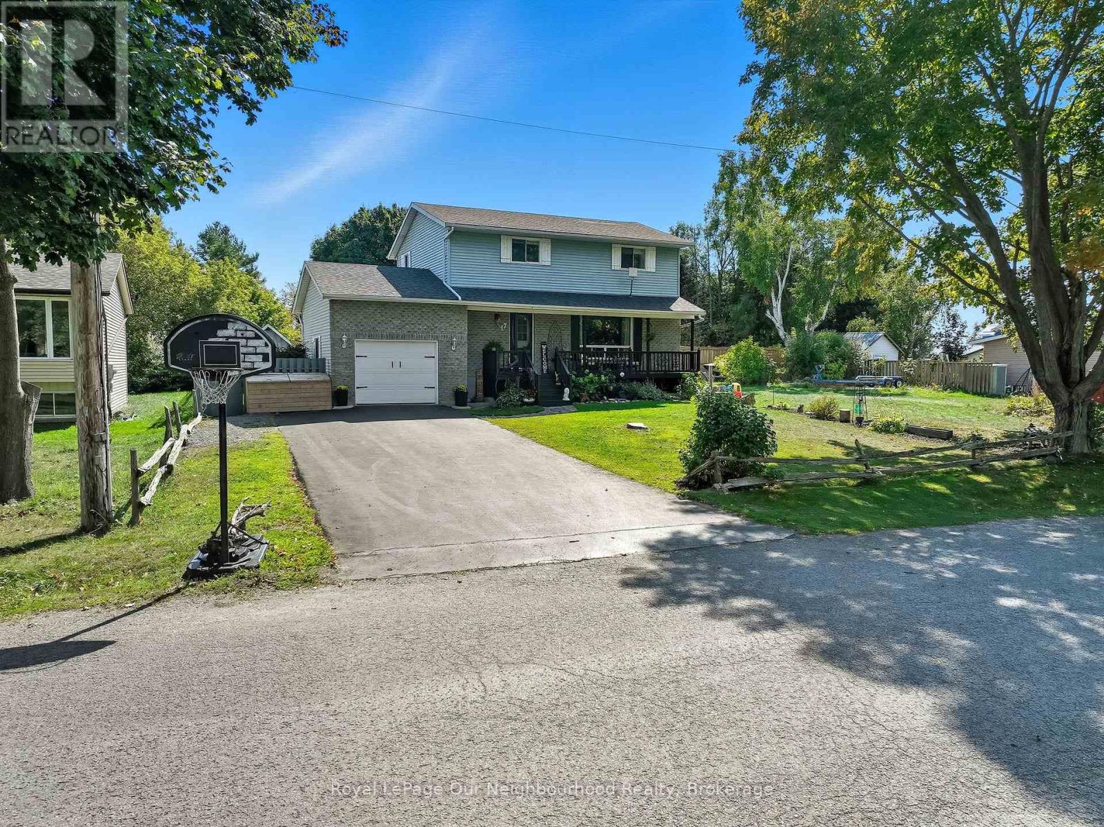 17 Elgin Street W, Brighton, Ontario  K0K 1H0 - Photo 2 - X12407113