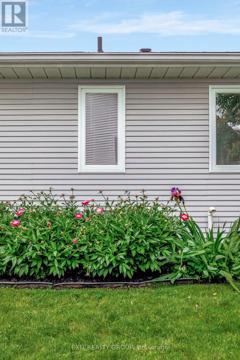 5 Cretney Drive, Prince Edward County, Ontario  K0K 3L0 - Photo 43 - X12407179