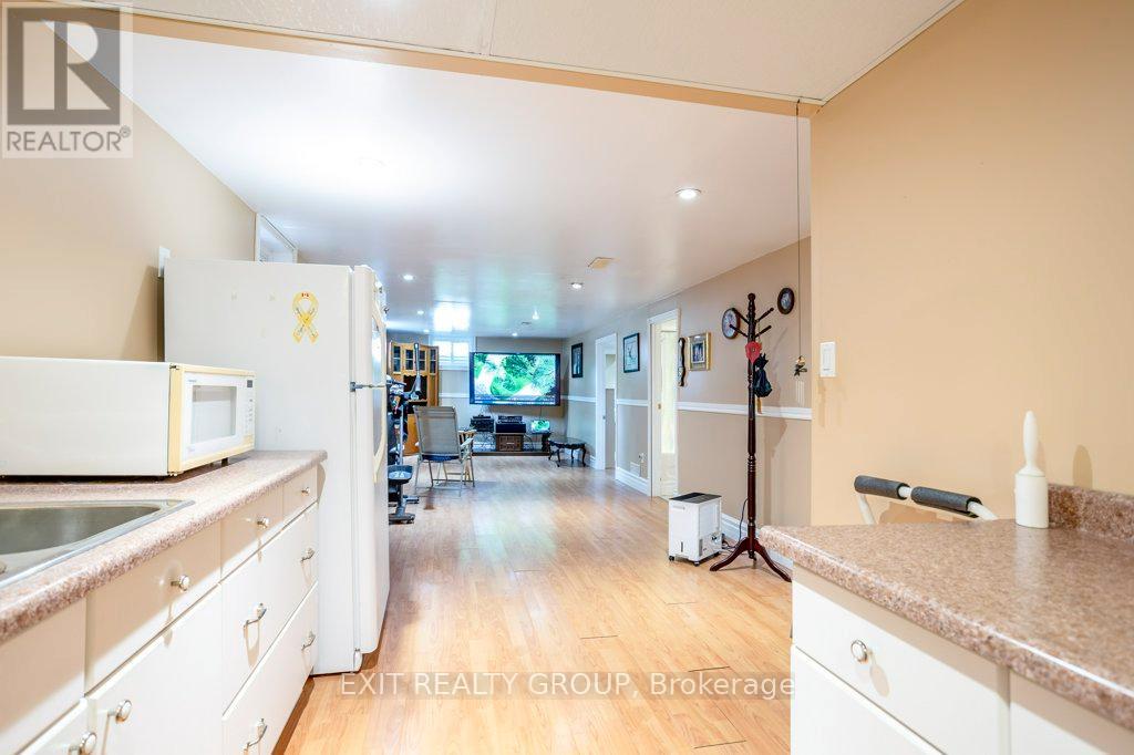 12 Nelson Street, Quinte West, Ontario  K0K 1E0 - Photo 36 - X12407248