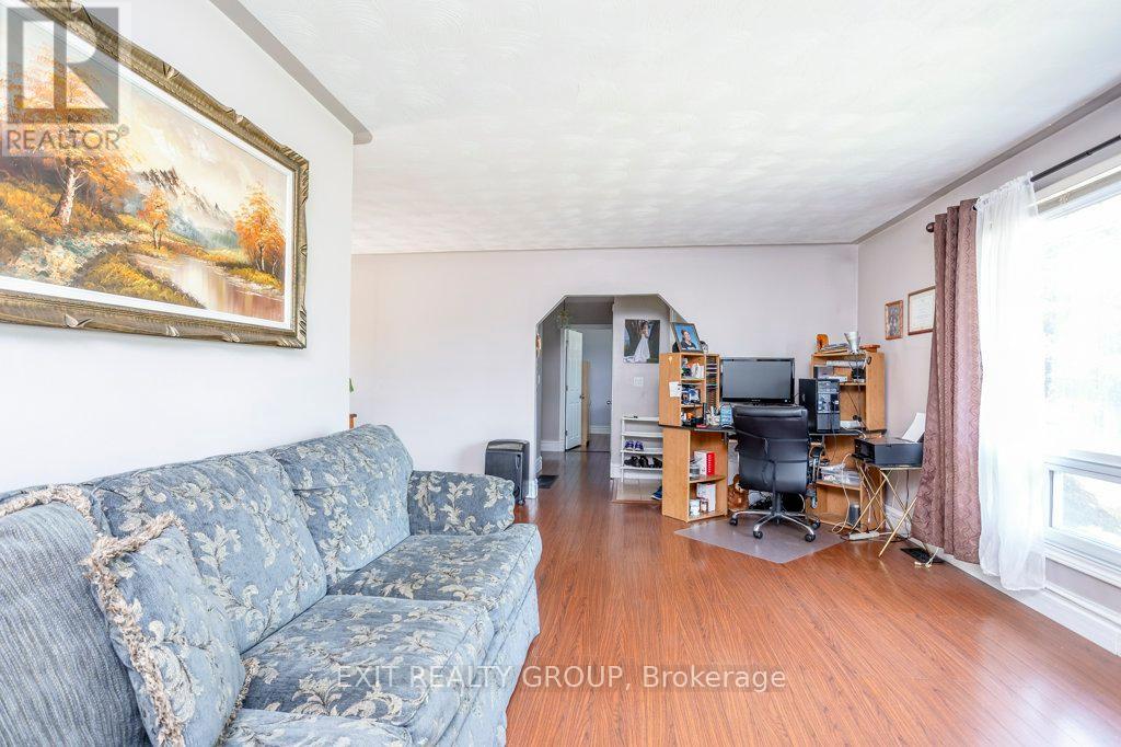 12 Nelson Street, Quinte West, Ontario  K0K 1E0 - Photo 9 - X12407248