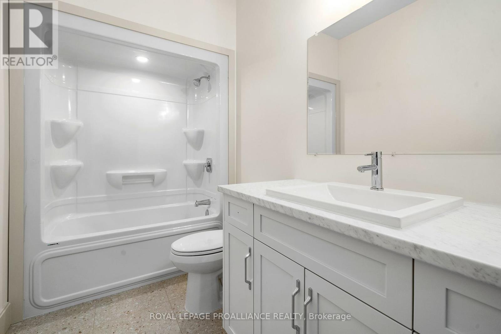 152 Sienna Avenue, Belleville, Ontario  K8P 0J6 - Photo 16 - X12407498