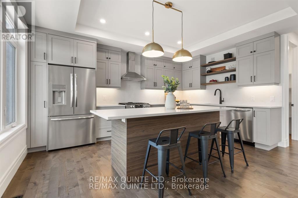 125 Villeneuve Drive, Prince Edward County, Ontario  K0K 2T0 - Photo 12 - X12407532