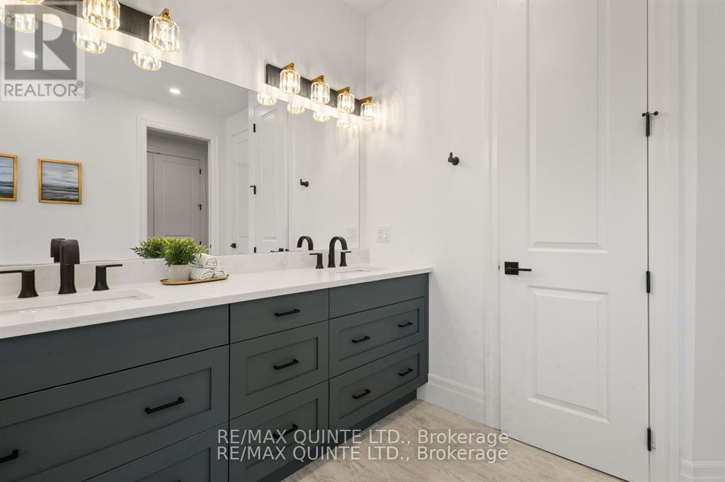 125 Villeneuve Drive, Prince Edward County, Ontario  K0K 2T0 - Photo 33 - X12407532