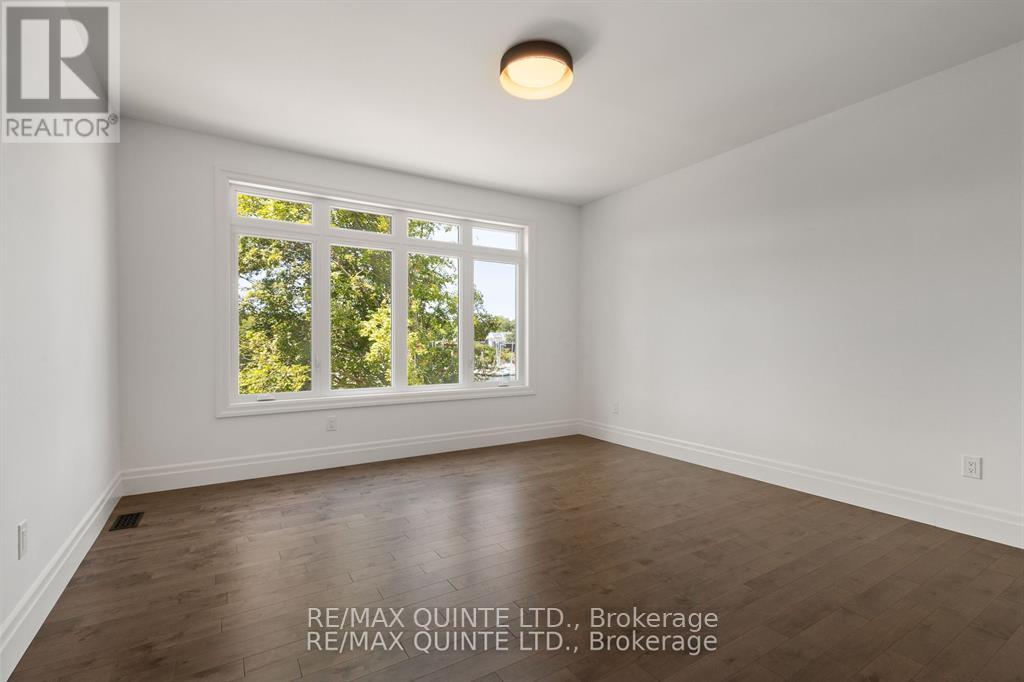 125 Villeneuve Drive, Prince Edward County, Ontario  K0K 2T0 - Photo 39 - X12407532