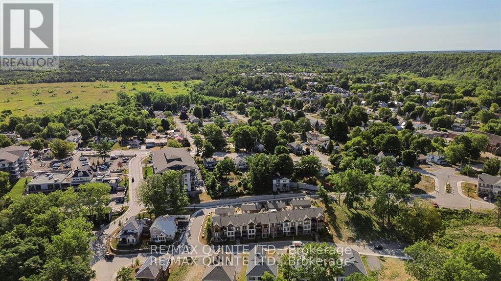 125 Villeneuve Drive, Prince Edward County, Ontario  K0K 2T0 - Photo 48 - X12407532
