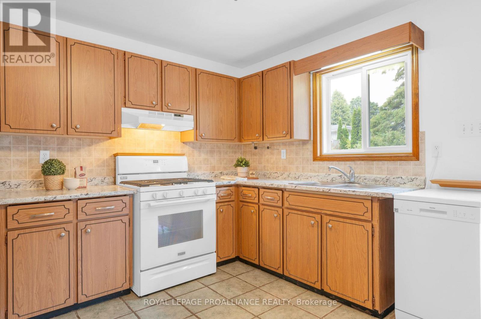 5 Orchard Crescent, Brighton, Ontario  K0K 1H0 - Photo 14 - X12407675