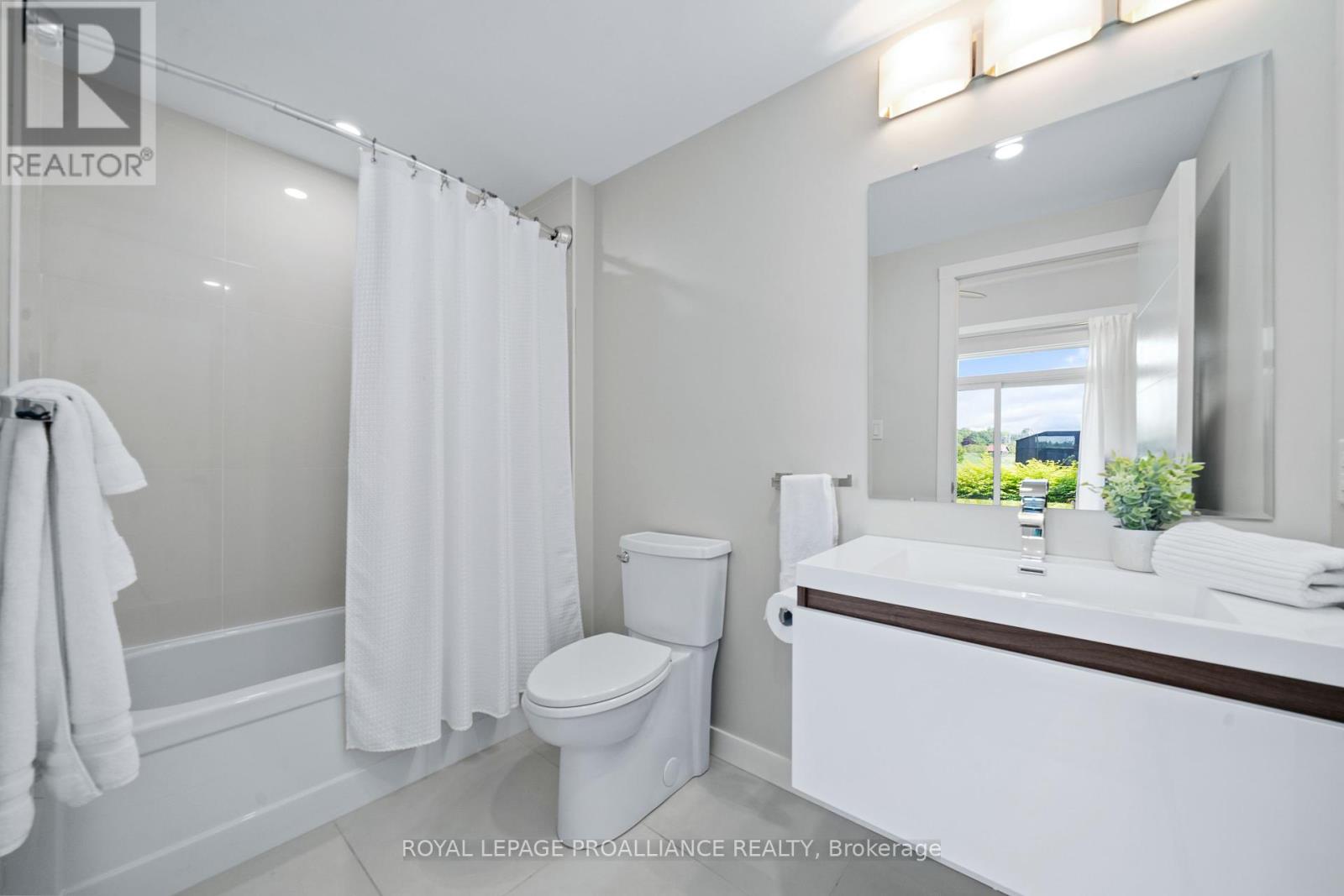 2670 County Road 8, Prince Edward County, Ontario  K0K 2T0 - Photo 40 - X12408524