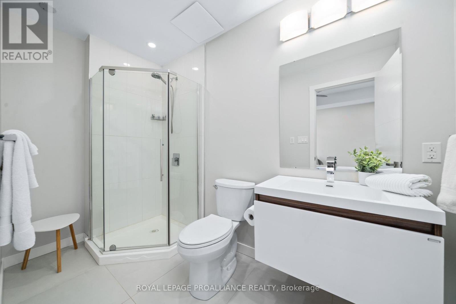 2670 County Road 8, Prince Edward County, Ontario  K0K 2T0 - Photo 42 - X12408524