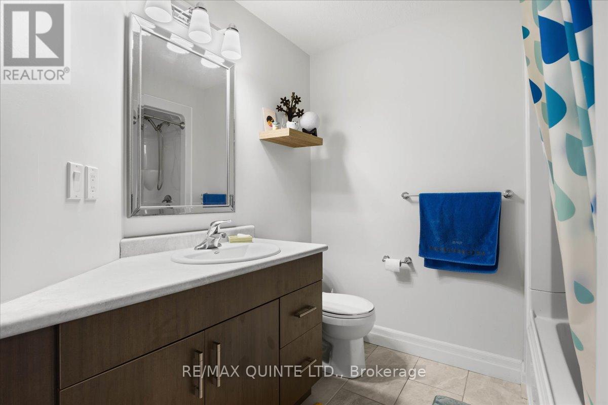 6 Granby Court, Belleville, Ontario  K8N 5W6 - Photo 35 - X12409509