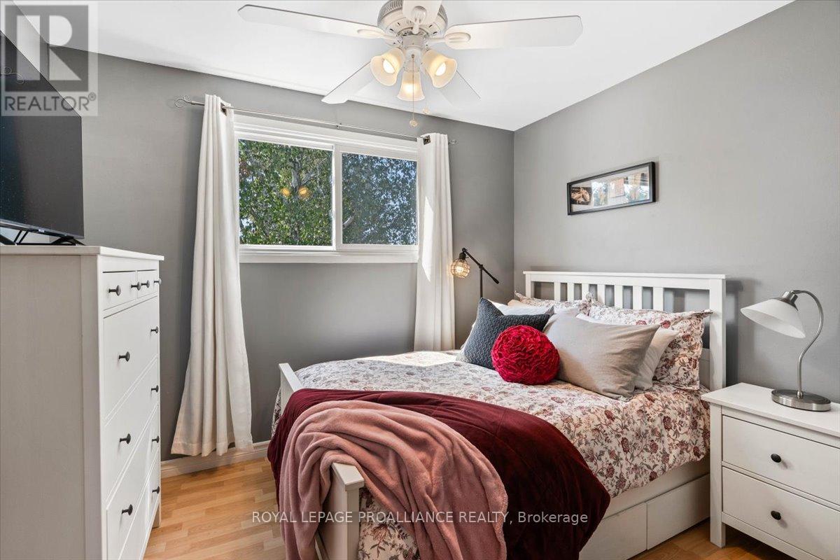 16 Centre Court, Quinte West, Ontario  K0K 2C0 - Photo 22 - X12409602