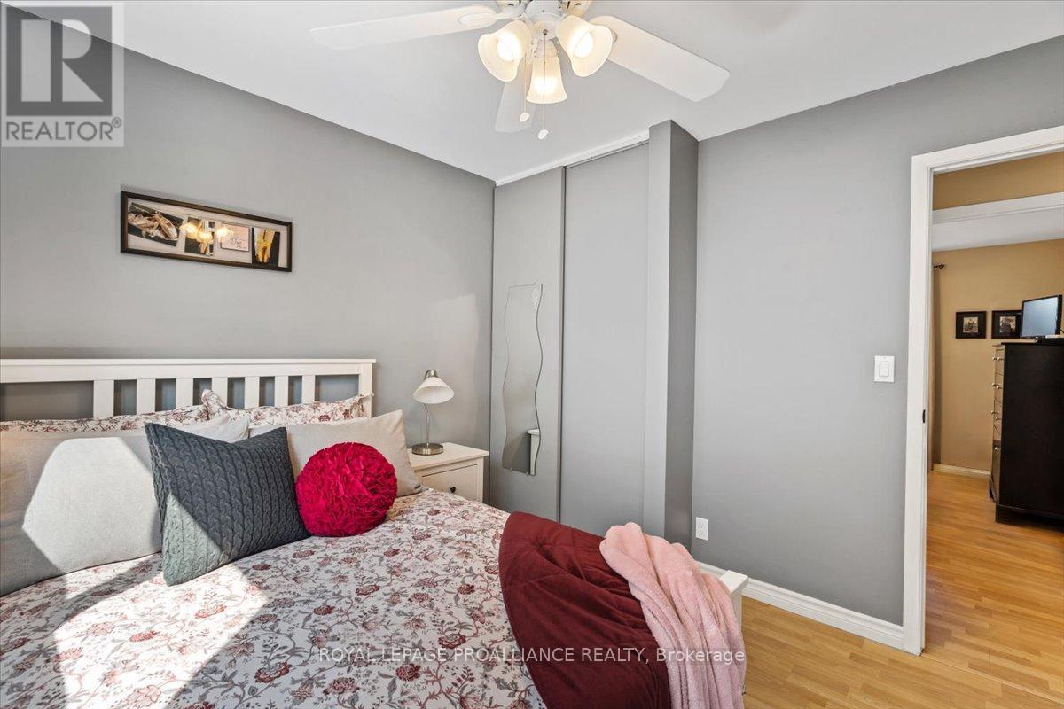 16 Centre Court, Quinte West, Ontario  K0K 2C0 - Photo 23 - X12409602