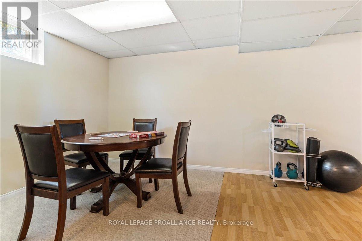 16 Centre Court, Quinte West, Ontario  K0K 2C0 - Photo 28 - X12409602