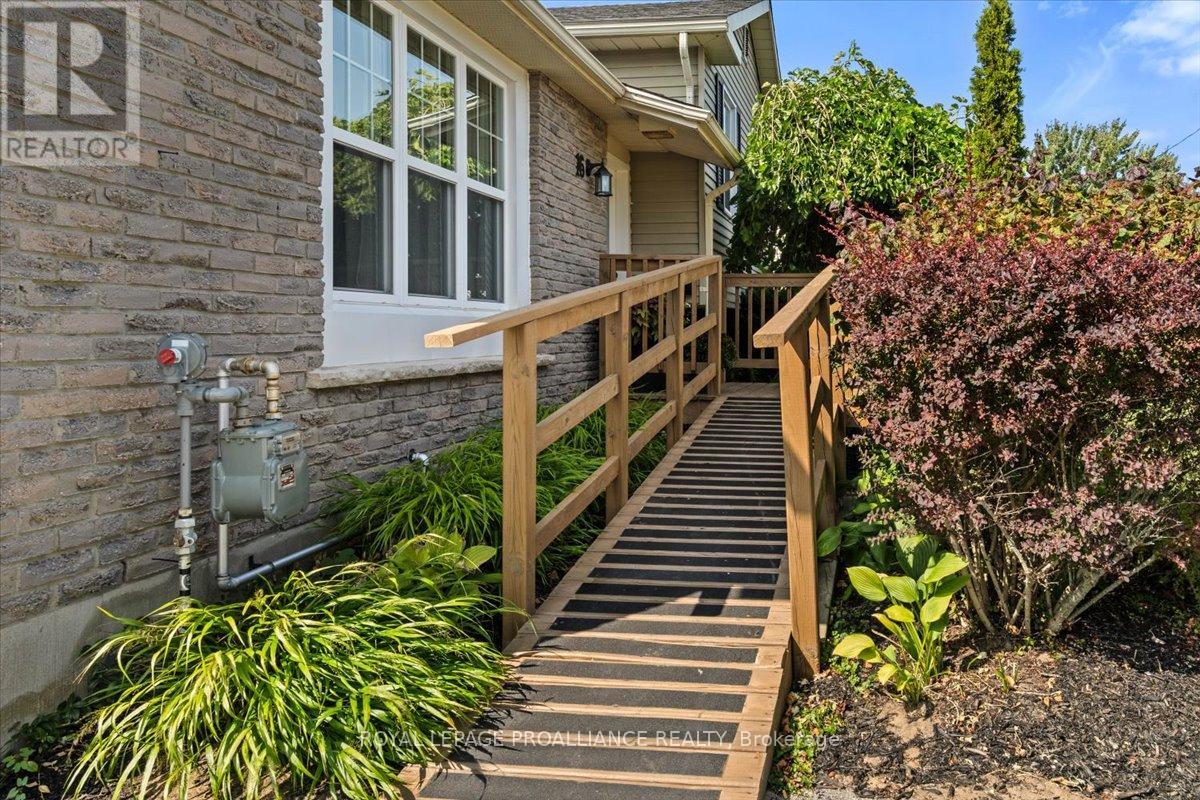 16 Centre Court, Quinte West, Ontario  K0K 2C0 - Photo 30 - X12409602