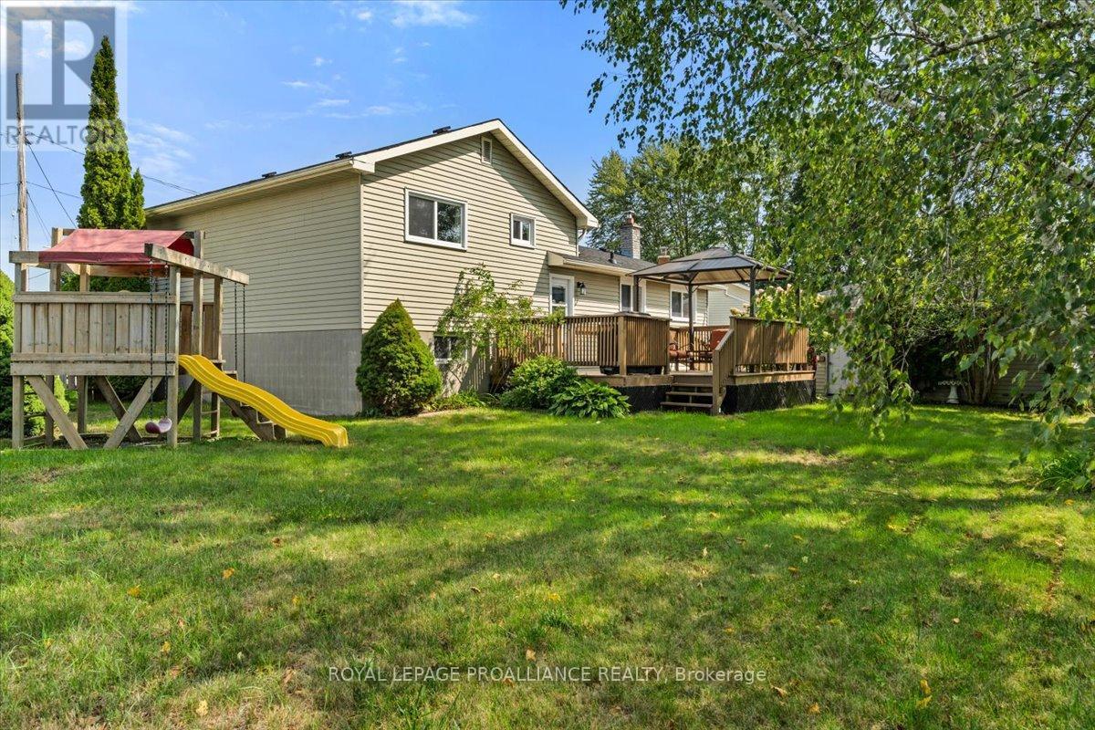16 Centre Court, Quinte West, Ontario  K0K 2C0 - Photo 32 - X12409602