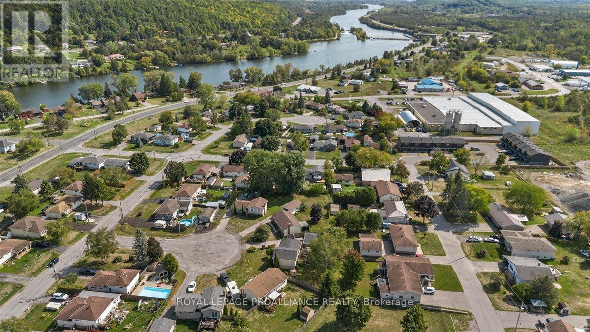 16 Centre Court, Quinte West, Ontario  K0K 2C0 - Photo 42 - X12409602