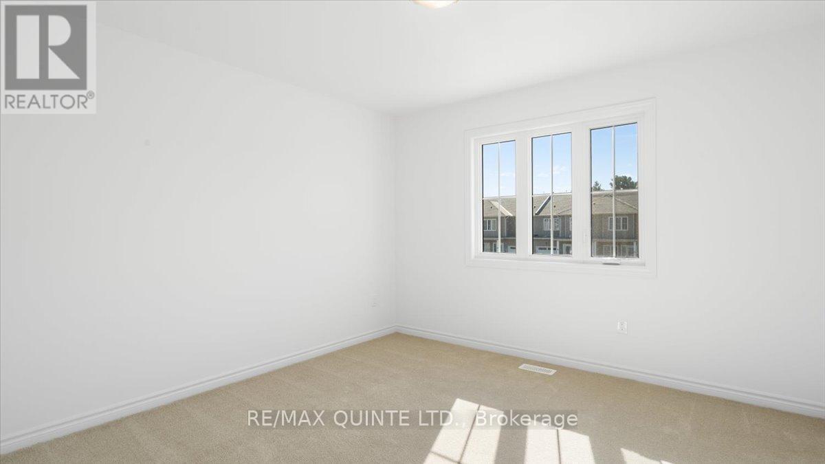 53 Lincoln Drive, Belleville, Ontario  K8N 0T7 - Photo 12 - X12410721