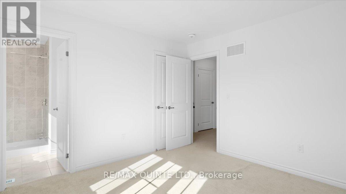 53 Lincoln Drive, Belleville, Ontario  K8N 0T7 - Photo 13 - X12410721