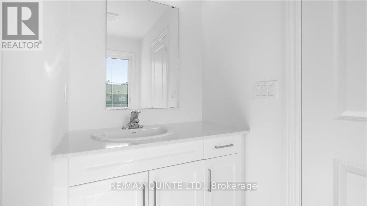 53 Lincoln Drive, Belleville, Ontario  K8N 0T7 - Photo 14 - X12410721