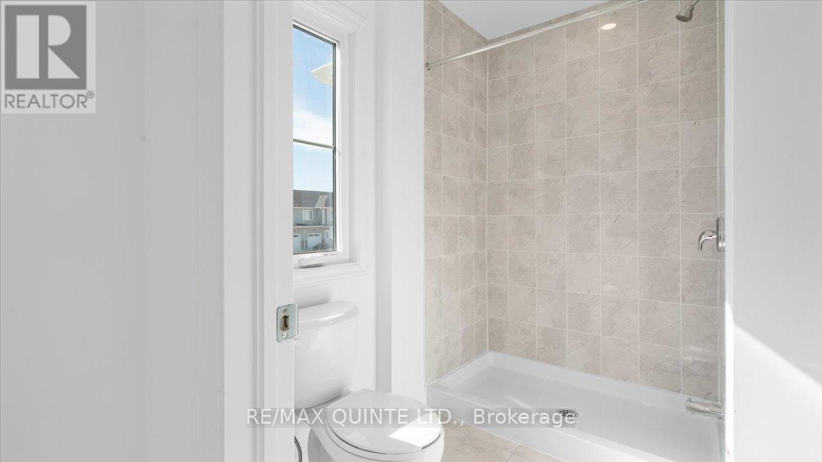 53 Lincoln Drive, Belleville, Ontario  K8N 0T7 - Photo 15 - X12410721