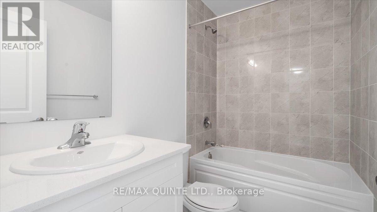 53 Lincoln Drive, Belleville, Ontario  K8N 0T7 - Photo 18 - X12410721