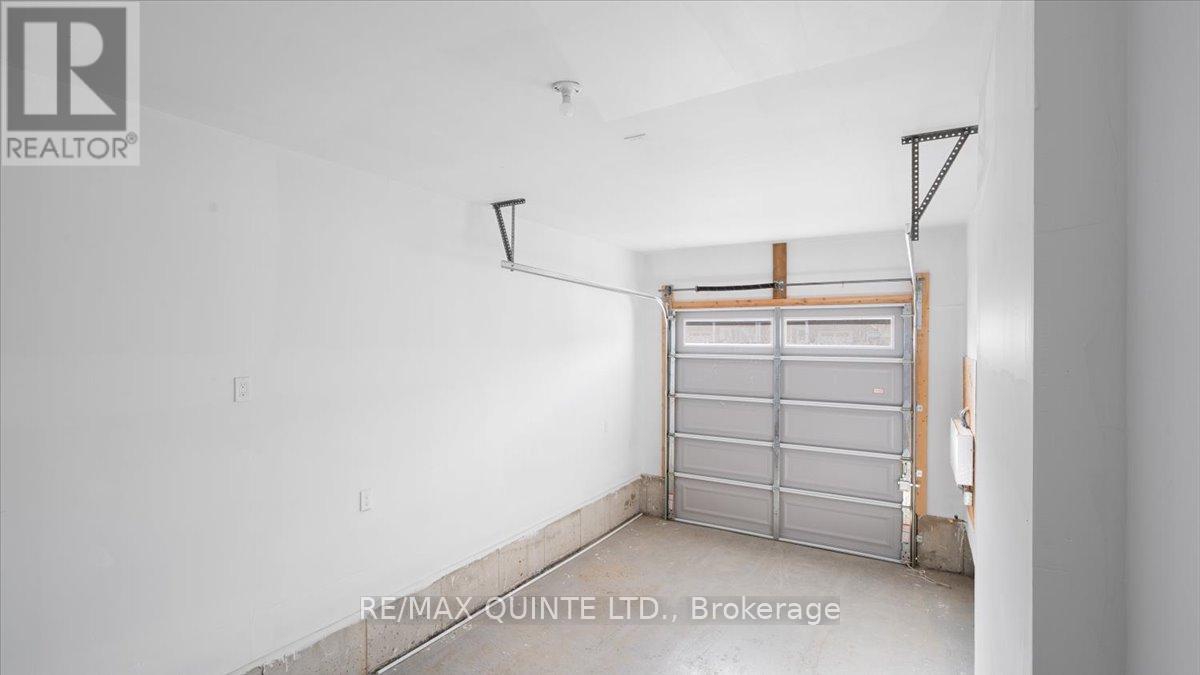 53 Lincoln Drive, Belleville, Ontario  K8N 0T7 - Photo 27 - X12410721
